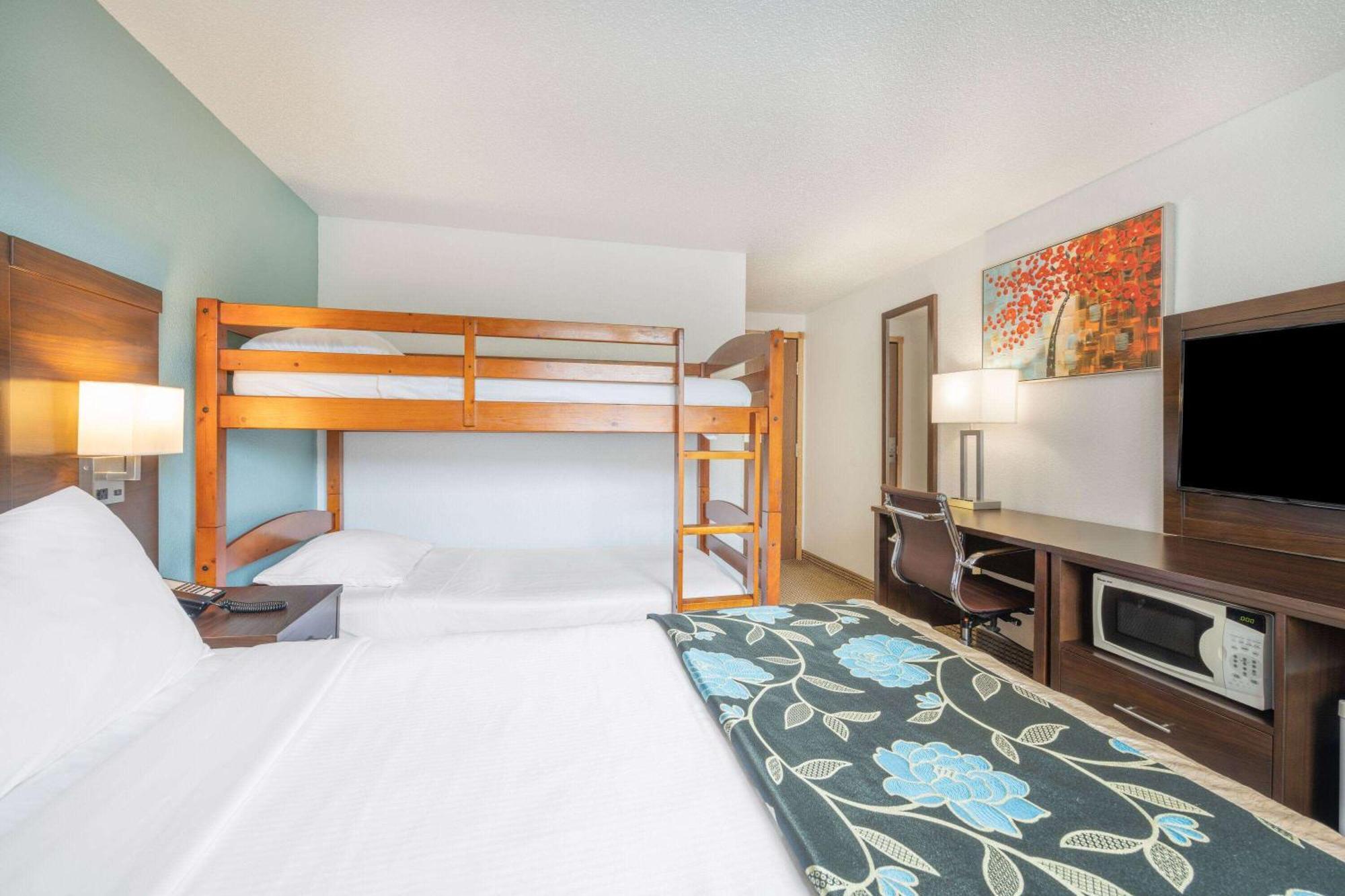Baymont By Wyndham Keystone Near Mt. Rushmore Extérieur photo