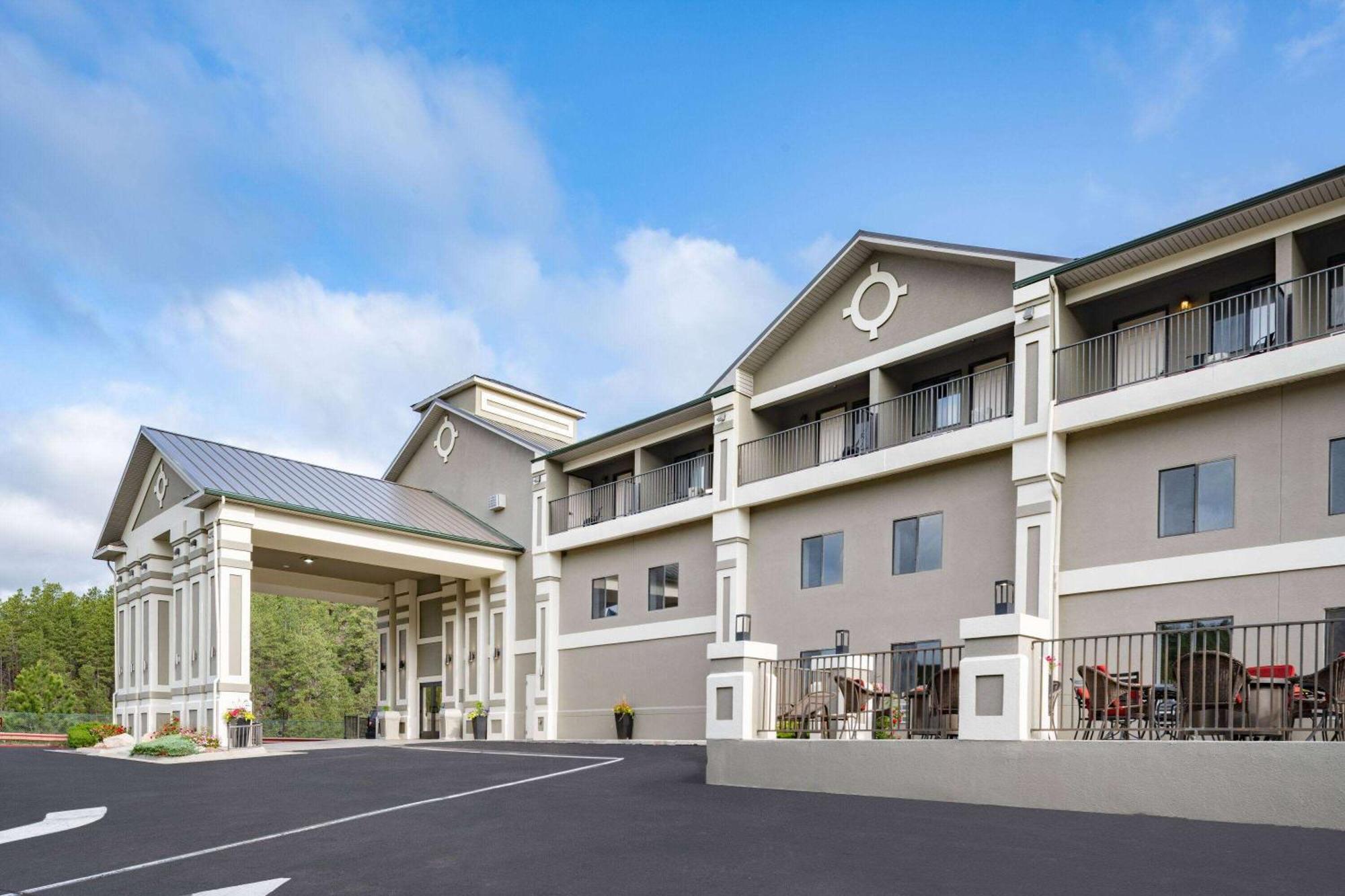 Baymont By Wyndham Keystone Near Mt. Rushmore Extérieur photo